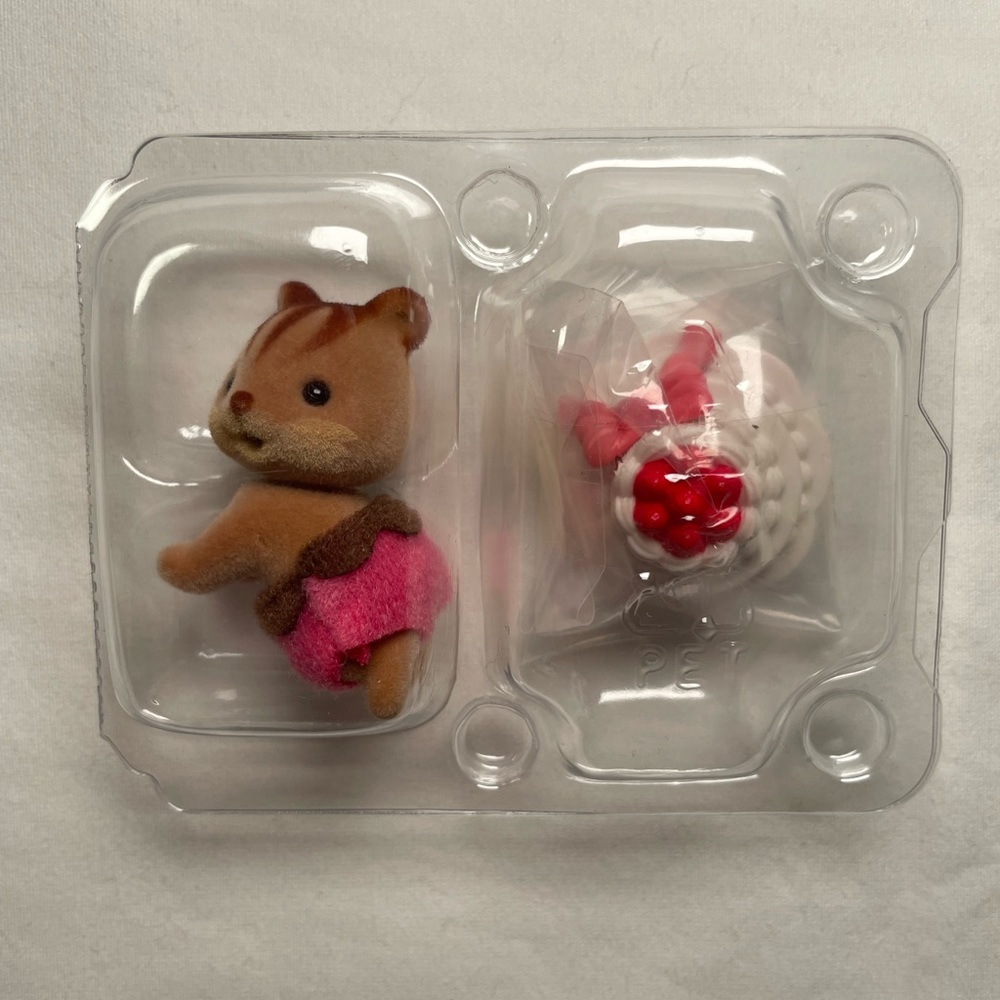 Calico Critter Sylvanian Families Baking Baby Party Series - Picture 4 of 4